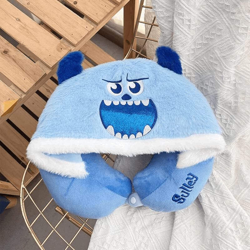 Coussin de Voyage à Capuche Sulley Monstres Et Compagnie - Pilou&Plush